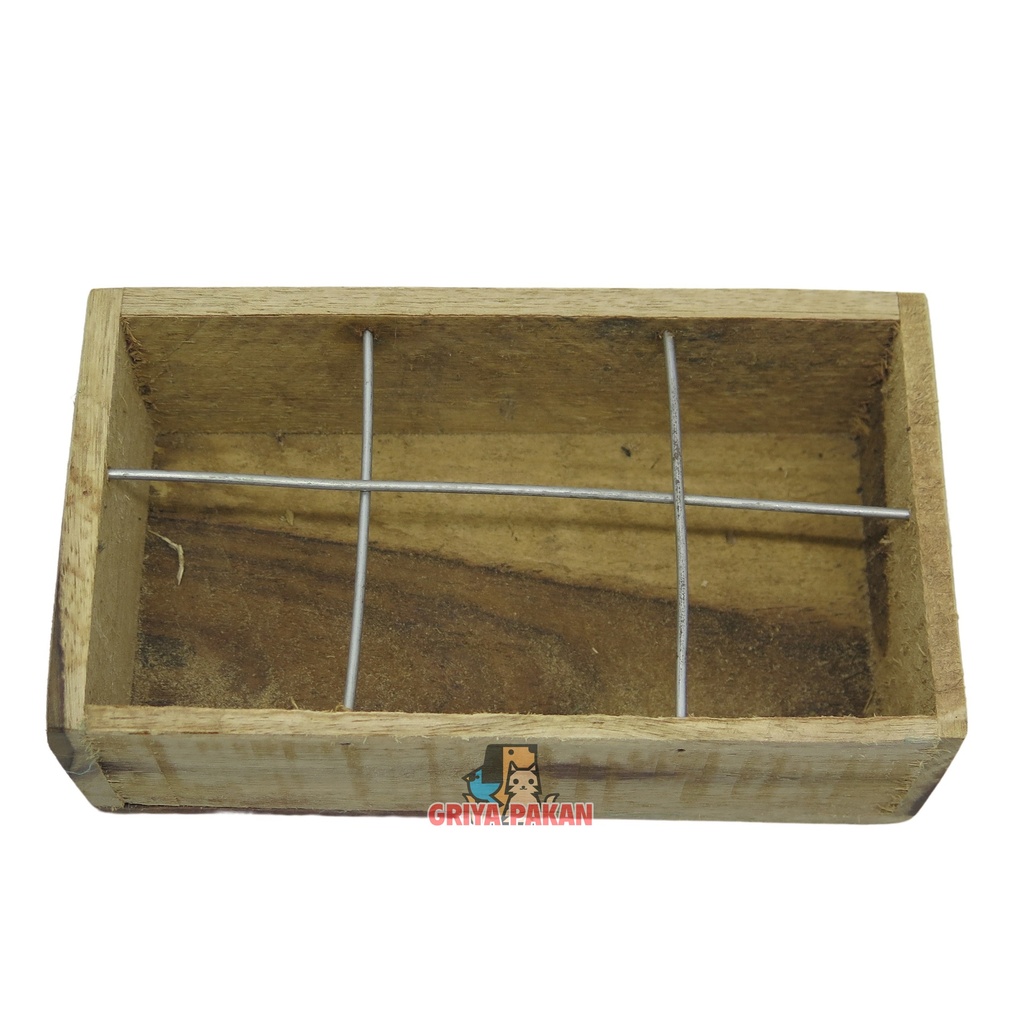 Kotak Pakan Lovebird Kecil